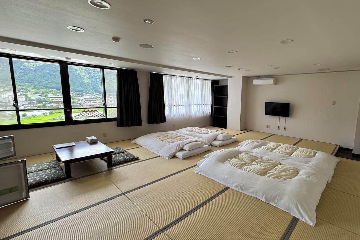 Family Room, Mountain View | Free WiFi