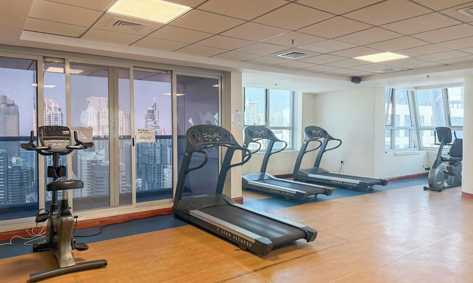 Apartamento, vistas a la ciudad | Sala de fitness