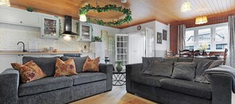 Pools Cottage 7 - Gardeners Cottage