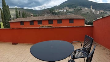 Appartamento, vista montagna | Ristorazione all'aperto