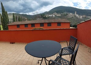 Apartment, Mountain View | Outdoor dining - Agriturismo Collelignani (Eggi)