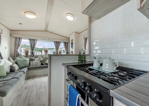 Refrigerador, horno, parrilla de estufa y tostadora 