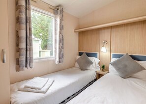 2 bedrooms - Gold 2 Bedroom Caravan, Sleeps 6 (Skegness)