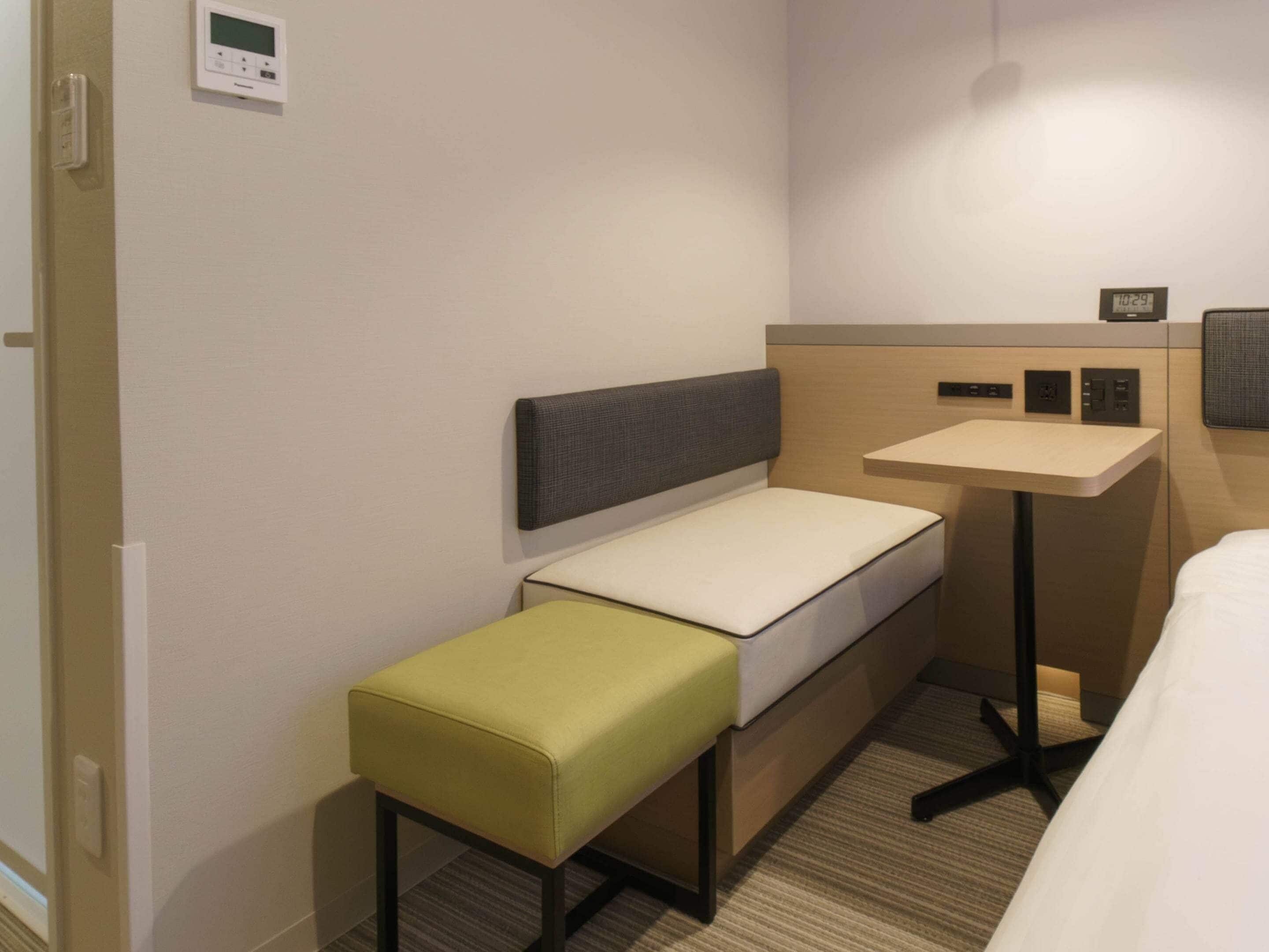 Standard Room, 1 Double Bed, Non Smoking | Premium bedding, in-room safe, laptop workspace, blackout drapes