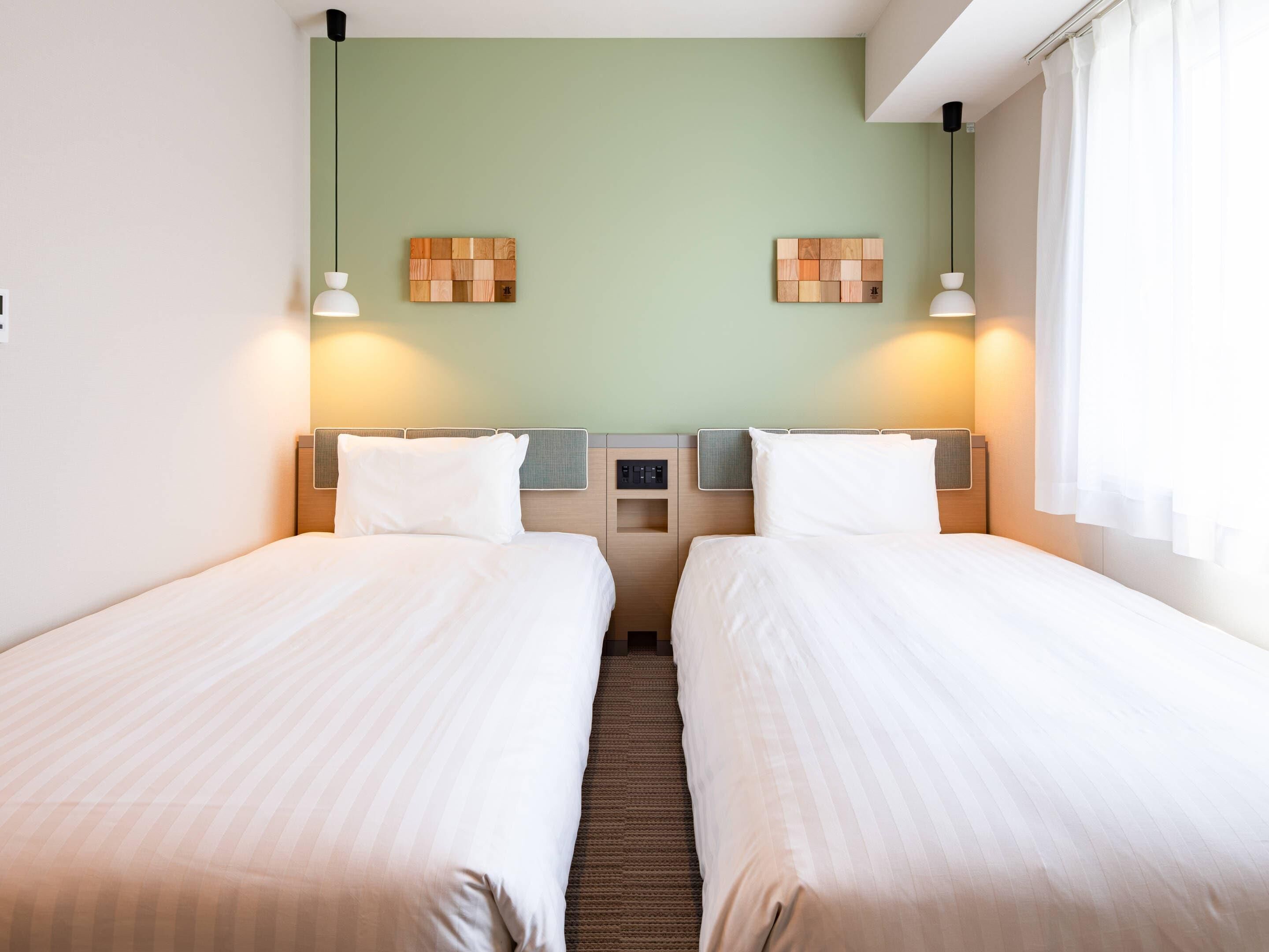 Standard Room, 2 Single Beds, Non Smoking | Premium bedding, in-room safe, laptop workspace, blackout curtains