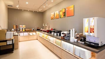 Café da manhã com buffet grátis todos os dias