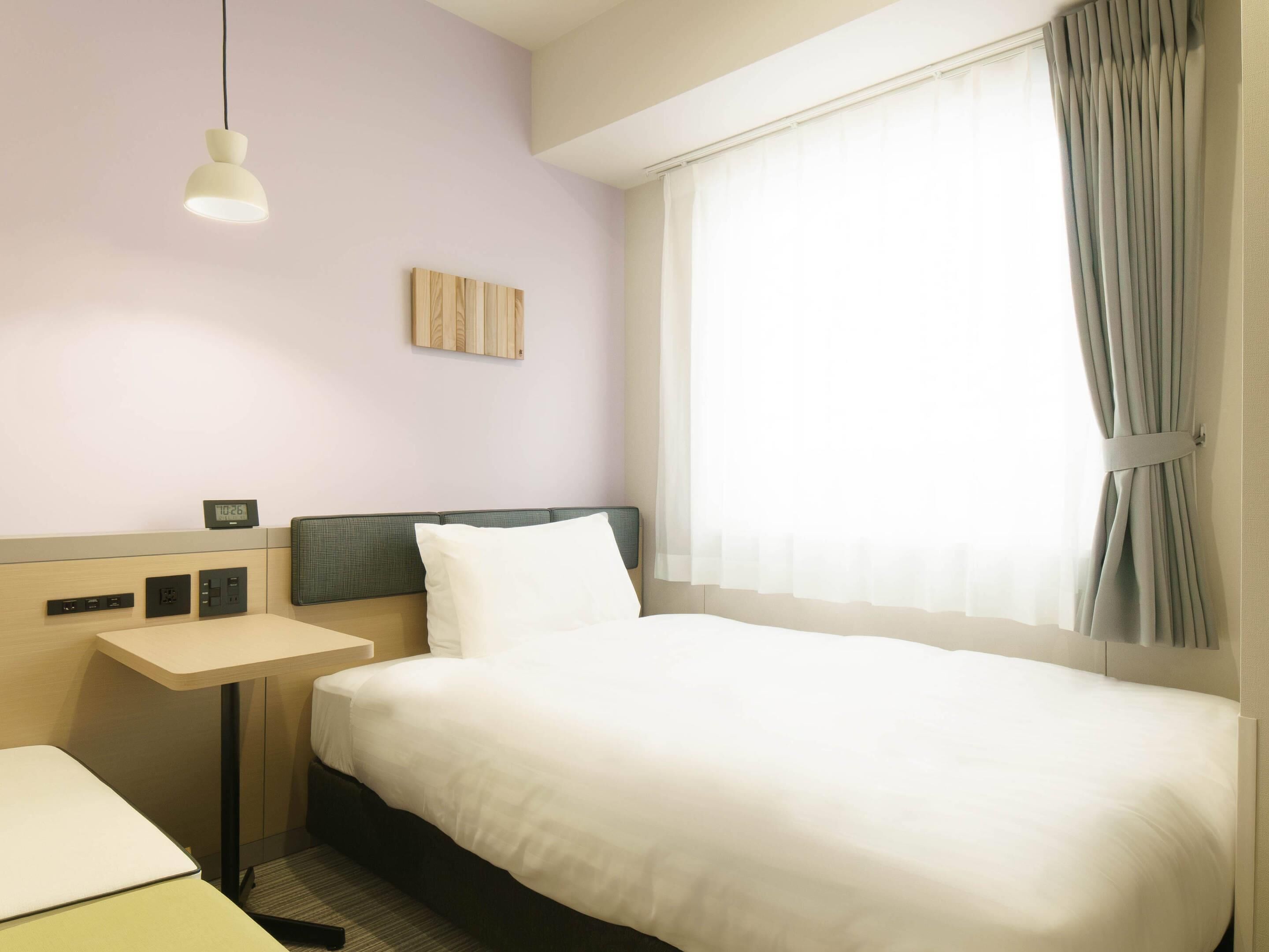 Standard Room, 1 Double Bed, Non Smoking | Premium bedding, in-room safe, laptop workspace, blackout drapes