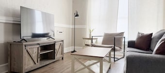 Cherry Street Retreat A - 2BD/1BA Apt near River
