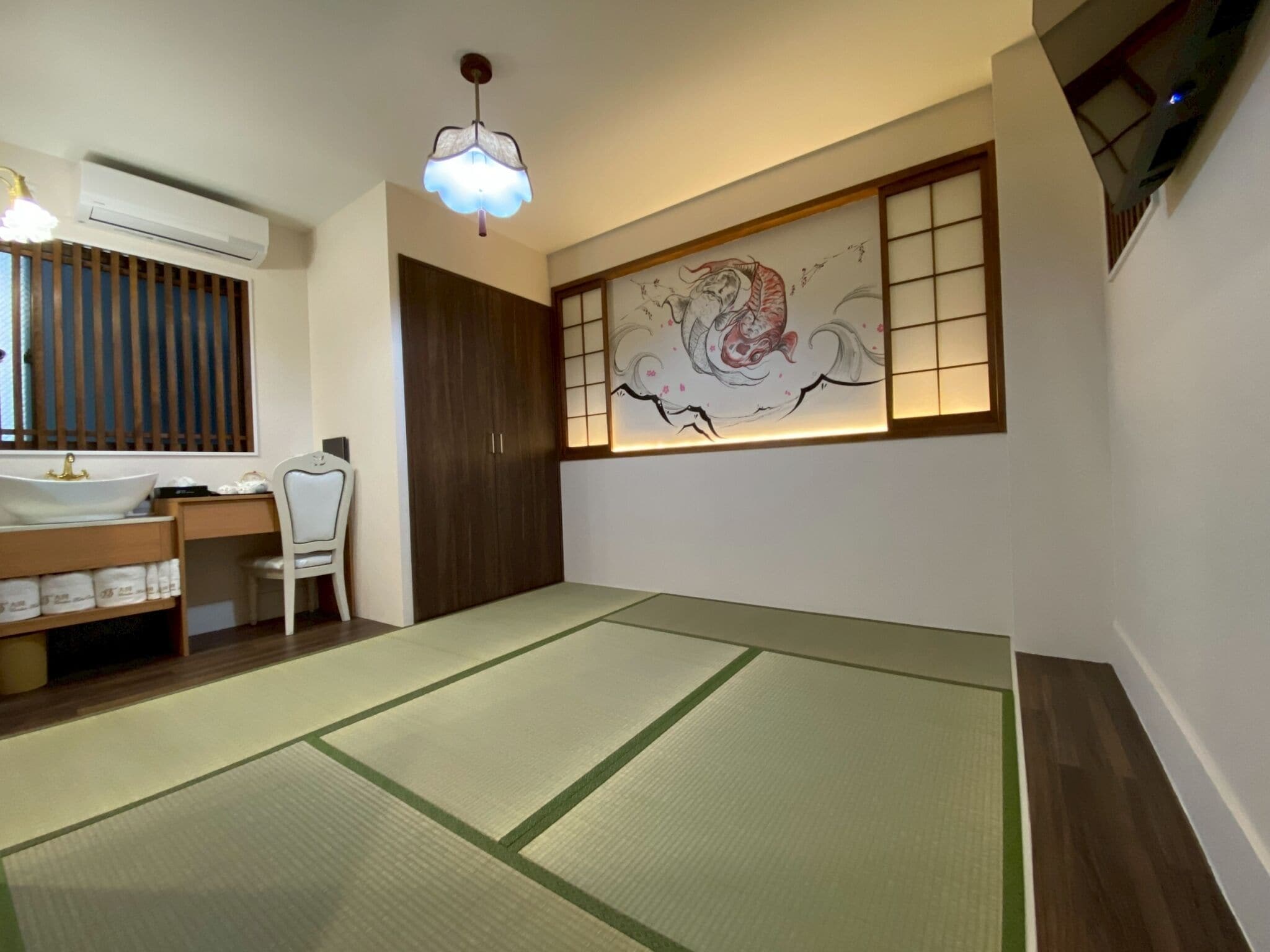 Quarto Triplo em estilo japonês, várias camas, para não fumantes, banheiro privativo | Escrivaninha, Wi-Fi de cortesia, roupa de cama