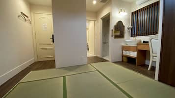 Superior Suite, Multiple Beds, Non Smoking, 2 Bathrooms | Desk, free WiFi, bed sheets