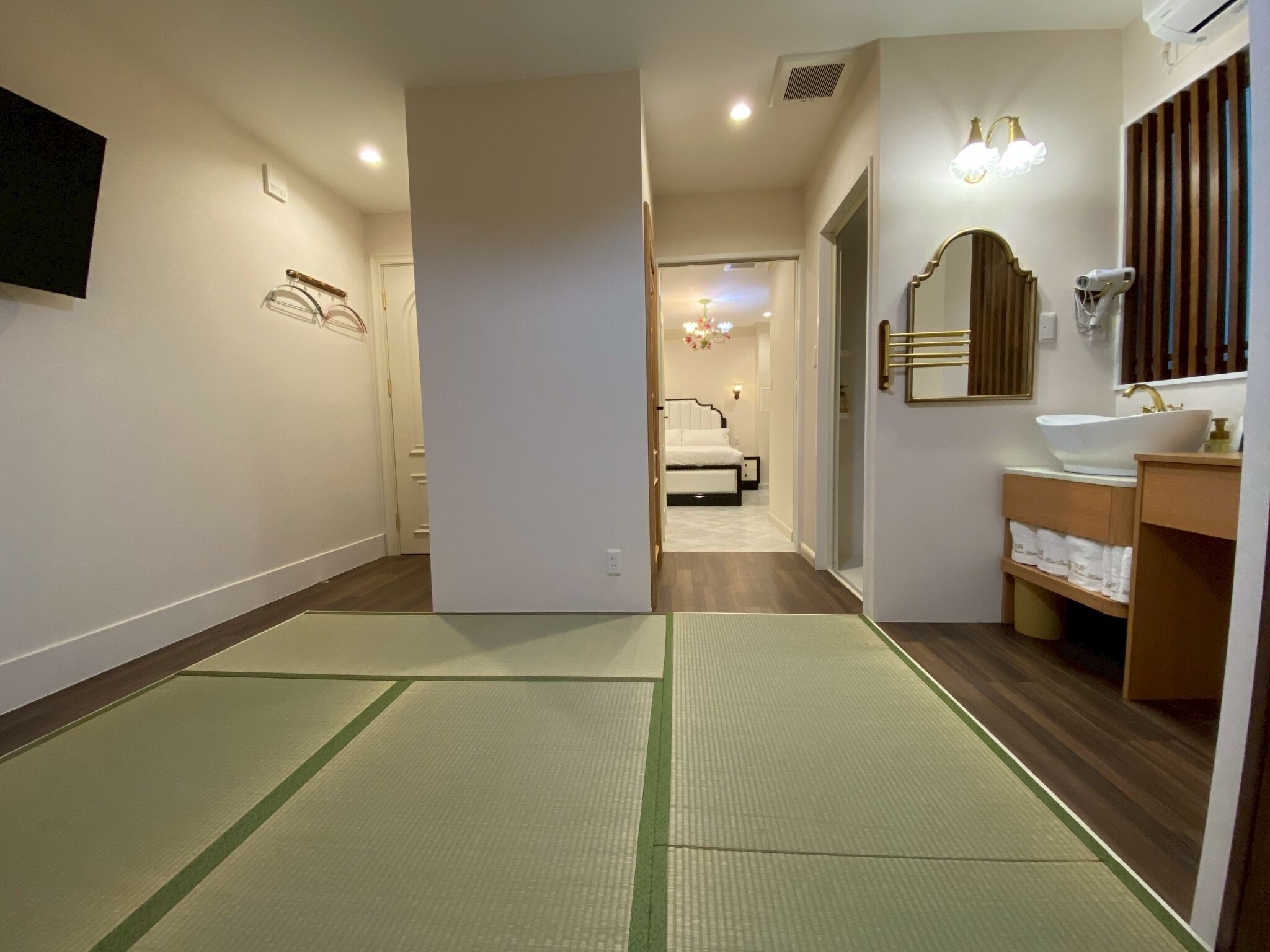 Bureau, Wi-Fi gratuit, draps fournis