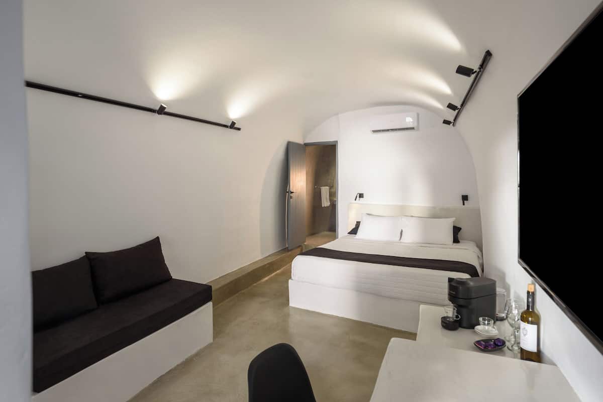 Habitación económica con 1 cama matrimonial o 2 individuales | Caja de seguridad en la habitación y escritorio