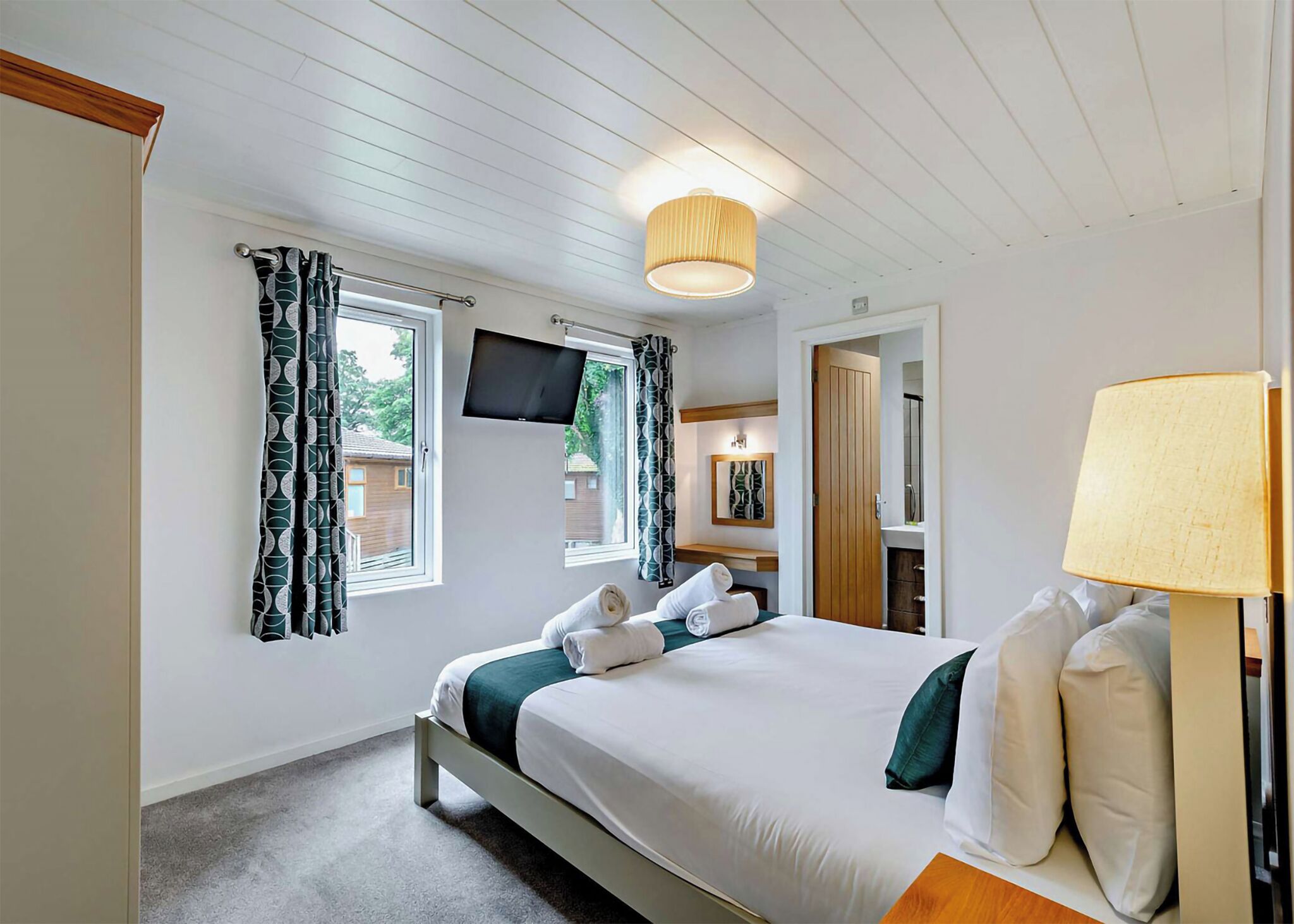 2 bedrooms