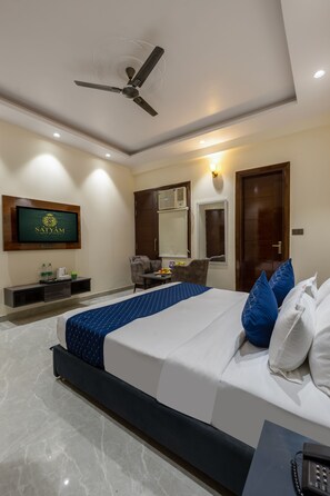 Deluxe Double Room, City View | In-room safe, desk, laptop workspace, free WiFi - Hotel Elite Clark (Noida)