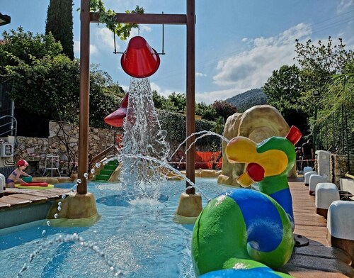 Mobilheim auf einem Campingplatz in Pietra Ligure