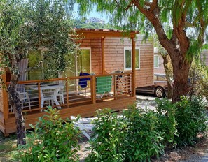 Outdoor dining - Mobilheim auf einem Campingplatz in Pietra Ligure (Pietra Ligure)