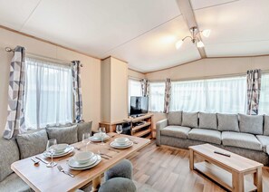 TV - Gold 2, Slps 6, parking (Porthcawl)