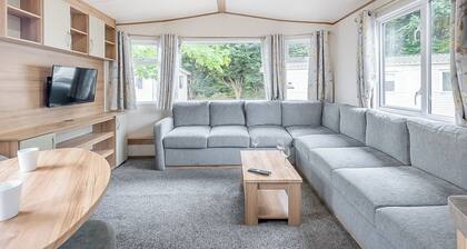 Gold 3, Slps 8, parking, ensuite, decking