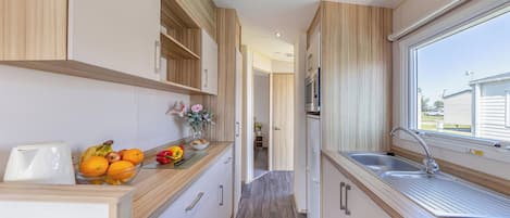 Fridge, oven, stovetop, toaster