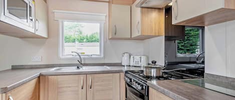 Fridge, oven, stovetop, toaster