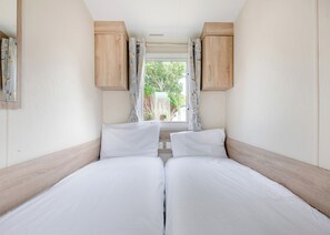 Unclassified image, 3 of 10, button - Bronze 3 Bedroom Caravan, Sleeps 8 (Shanklin)