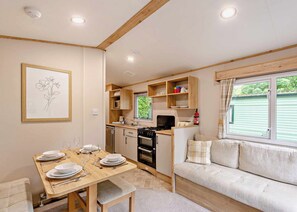 Interior - Bronze 2 Bedroom Caravan, Sleeps 4. With parking (Bowness-on-Windermere)