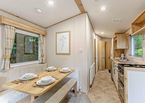 Fridge, oven, stovetop, toaster - Bronze 2 Bedroom Caravan, Sleeps 4. With parking (Bowness-on-Windermere)