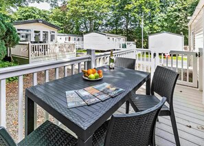 Outdoor dining - Bronze 2 Bedroom Caravan, slps 6 parking & decking (Bowness-on-Windermere)