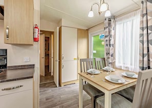 Dining - Bronze Premium 2 Caravan slps 4, parking, decking (Bowness-on-Windermere)