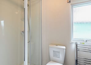 Bathroom - Bronze Premium 2 Caravan slps 4, parking, decking (Bowness-on-Windermere)