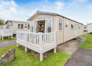 Exterior - Gold Premium 2, Slps 6, parking, decking (Porthcawl)