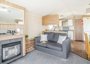 Living area - Gold Premium 2, Slps 6, parking, decking (Porthcawl)