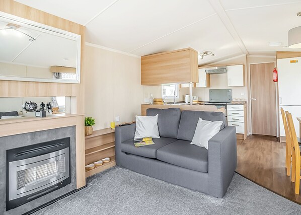 TV - Gold Premium 2, Slps 6, parking, ensuite, decking (Porthcawl)