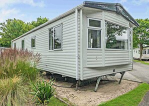 Unclassified image, 3 of 9, button - Gold 3 Caravan, slps 8, parking & decking (Bowness-on-Windermere)