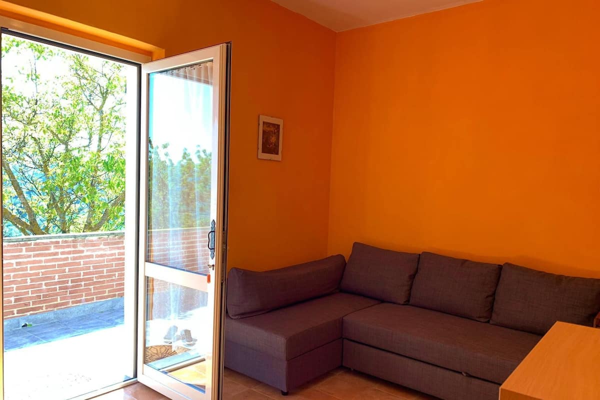 Studio, 1 Bedroom, Smoking, Balcony | Living room