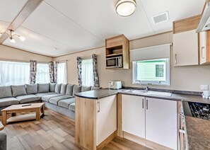 Private kitchen - Gold Premium 2 Caravan, slps 6, parking & decking (Bowness-on-Windermere)