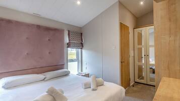 Bedroom, Bed, House
