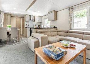 Living area - Gold Premium 3 Caravan, slps 8, parking & decking (Bowness-on-Windermere)