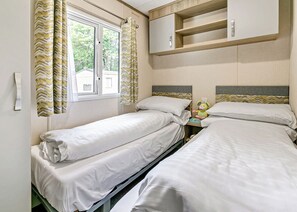 Room - Gold Premium 3 Caravan, slps 8, parking & decking (Bowness-on-Windermere)