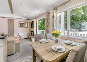 Dining - Gold Premium 3 Caravan, slps 8, parking & decking (Bowness-on-Windermere)