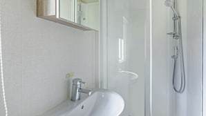 Bathroom - Gold Premium Caravan with parking (Bowness-on-Windermere)