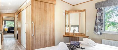 2 bedrooms