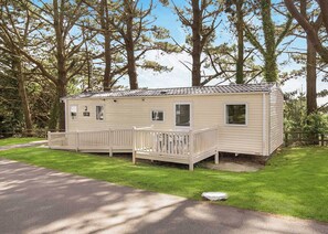 Exterior - Silver Premium 2 Caravan, Sleeps 6. With decking (Bowness-on-Windermere)