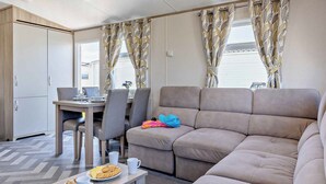 Unclassified image, 5 of 16, button - Silver Premium 3 Caravan, Sleeps 8. With decking (Bowness-on-Windermere)