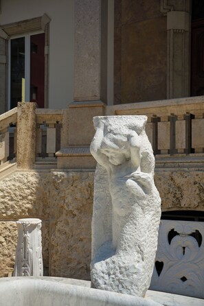 Perincian bahagian luar