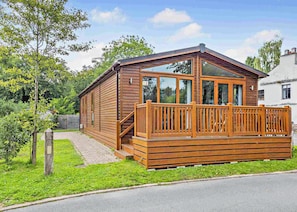 Exterior - Deluxe Lodge with ensuite & decking (Bowness-on-Windermere)