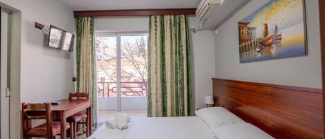 Free WiFi, bed sheets