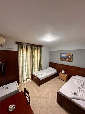 Standard Twin Room, Balcony | Free WiFi, bed sheets - Hotel Venera (Saranda)