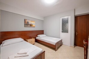Standard Twin Room, Balcony | Free WiFi, bed sheets - Hotel Venera (Sarande)