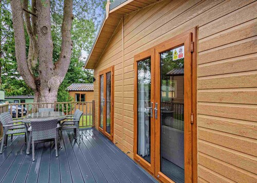 Deluxe 3 Lodge, slps 8, parking, ensuite & decking